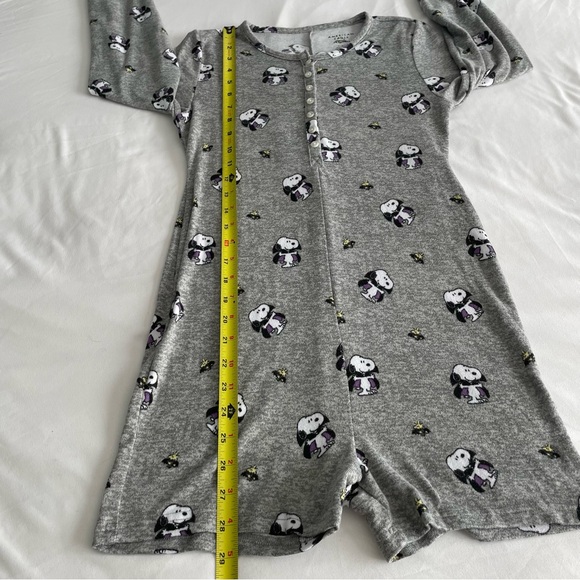American Eagle “Vampire Snoopy Woodstock” Peanuts Print Henley Lounge Romper M - Picture 15 of 15